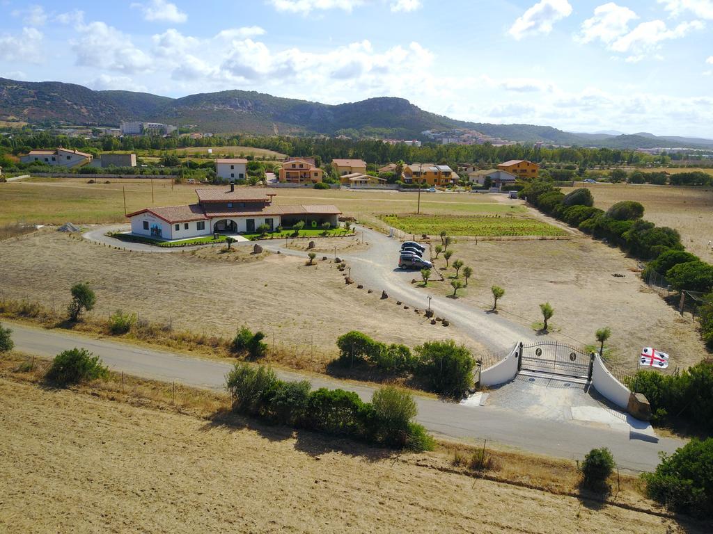 Agriturismo Sa Scalitta Карбония Экстерьер фото